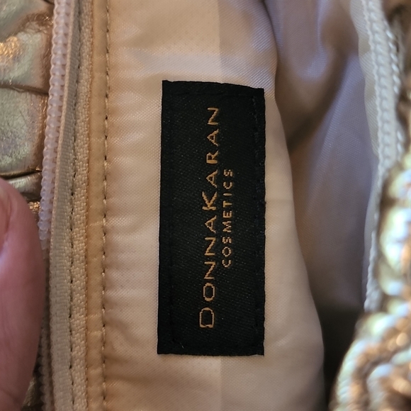 Donna Katen, Gold Hand clutch. - Picture 2 of 5